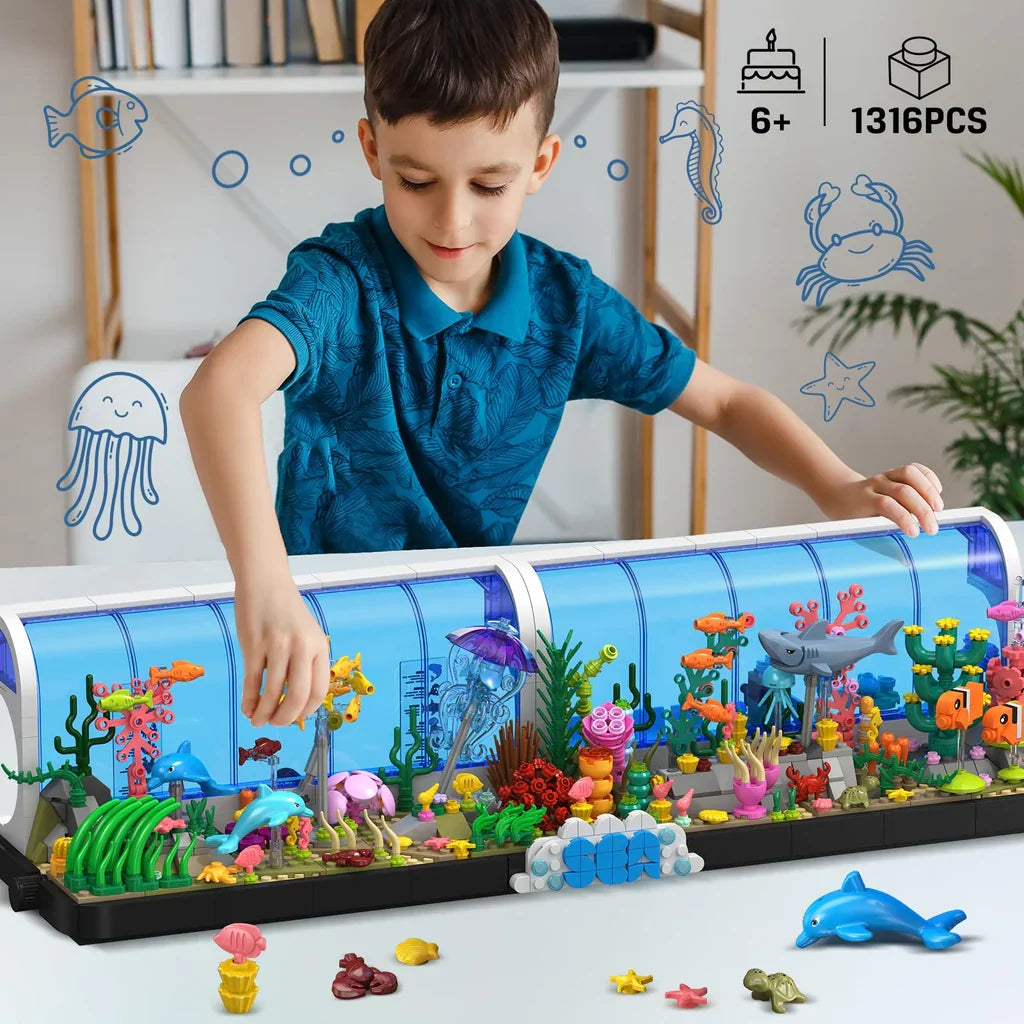 INSOON Aquarium Building Set - 2 Styles Oceanarium with Pivoting Fish Tank HG1012
